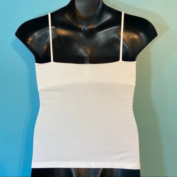 💥5/$25 BNWT Roomates California sequinned tank top - Picture 3 of 6